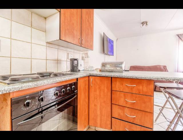 2 BEDROOM APARTMENT FOR SALE IN NOORDHANG